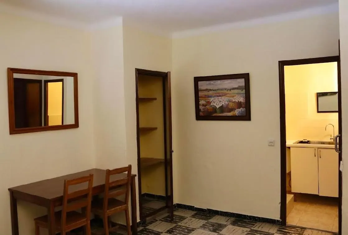 Hostal Atlanta El Arenal  Guest house