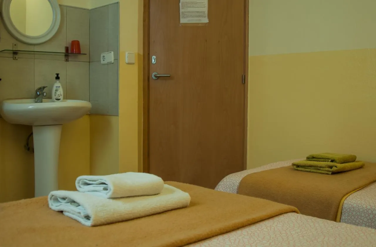 Hostal Atlanta El Arenal  Guest house
